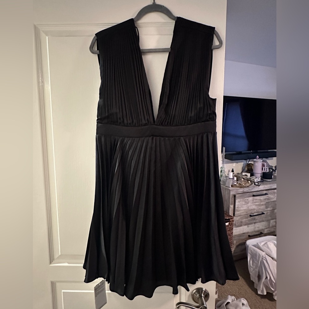 NWT Abercrombie V Neck Satin Black Mini Dress, Sz large